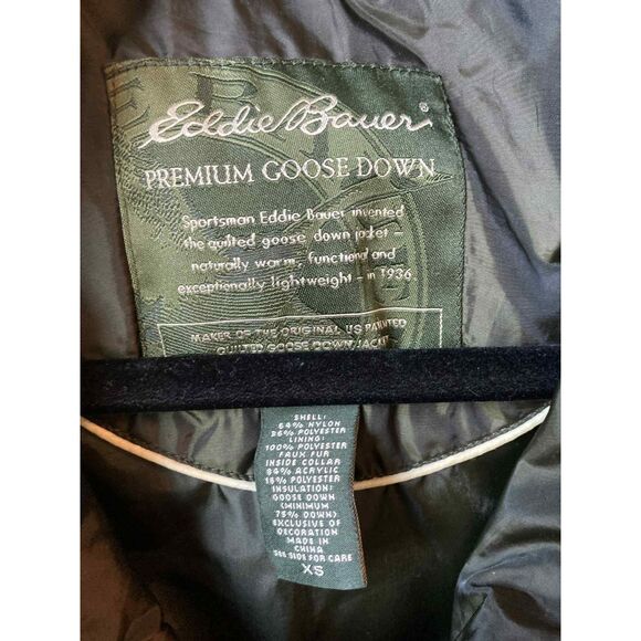Eddie Bauer | Premium Goose Down Puffer Vest in Forest Green Shimmer | XS - Picture 3 of 3